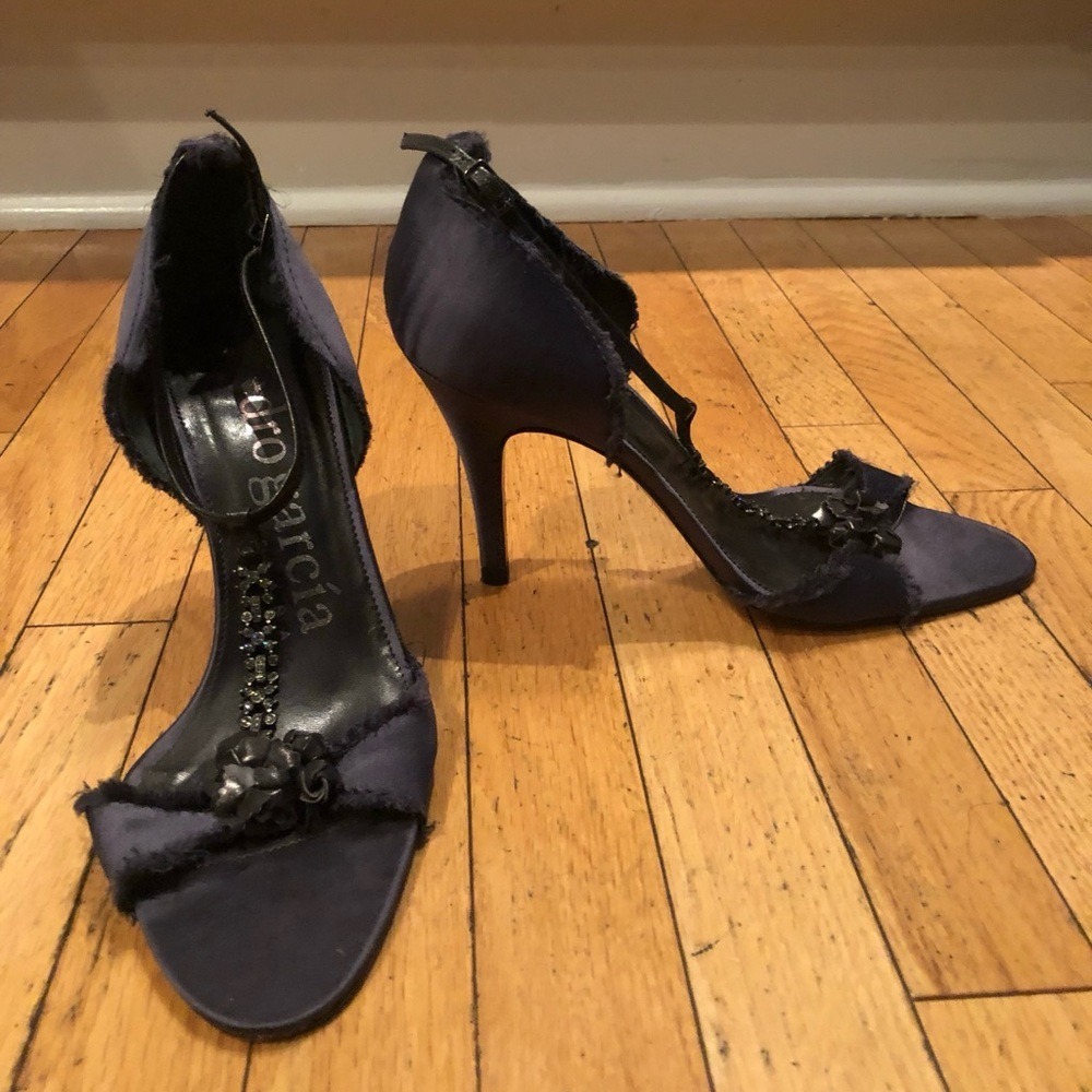Pedro Garcia Navy Satin Frayed Crystal T-Strap Floral Heels Spain 39
